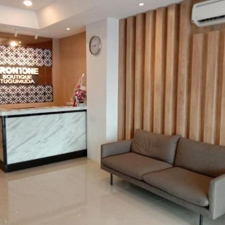 Hotel Front One Boutique Tugu Muda à Semarang Extérieur photo